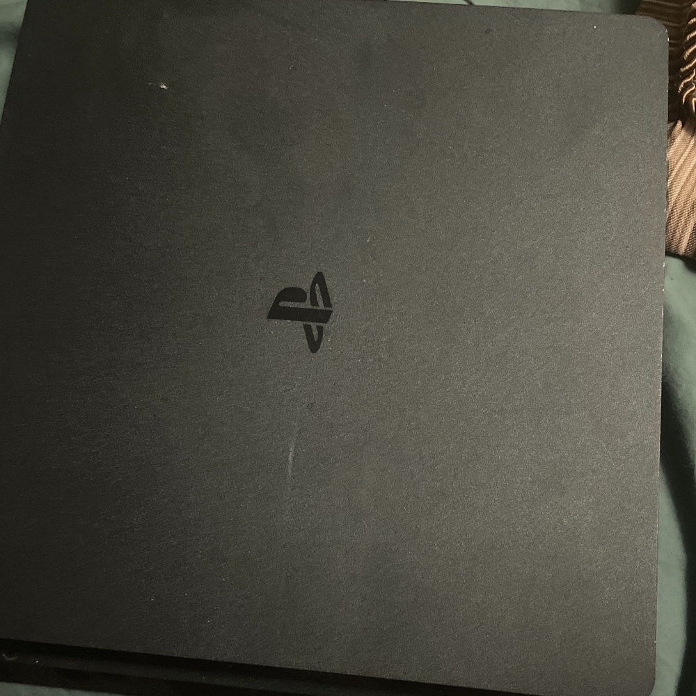 Ps4, controller’s and games
